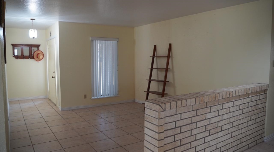 711 W North Ave, Hebbronville, Texas 78361, 3 Bedrooms Bedrooms, 6 Rooms Rooms,2 BathroomsBathrooms,Residential,For Sale,711 W North Ave,20253925