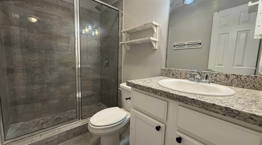 1006 Kus Dr., Laredo, Texas 78045, 4 Bedrooms Bedrooms, 7 Rooms Rooms,2 BathroomsBathrooms,Residential,For Sale,1006 Kus Dr.,20253926