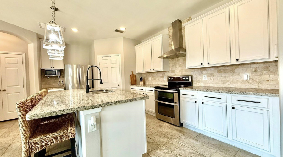 1006 Kus Dr., Laredo, Texas 78045, 4 Bedrooms Bedrooms, 7 Rooms Rooms,2 BathroomsBathrooms,Residential,For Sale,1006 Kus Dr.,20253926