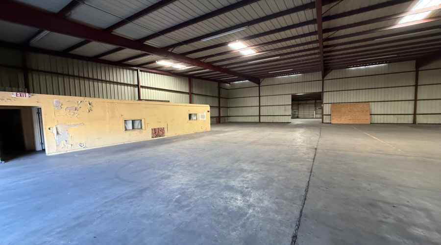 1819 Shea St, Laredo, Texas 78040, 1 Bedroom Bedrooms, 1 Room Rooms,2 BathroomsBathrooms,Commercial/industrial,For Rent,1819 Shea St,20254185