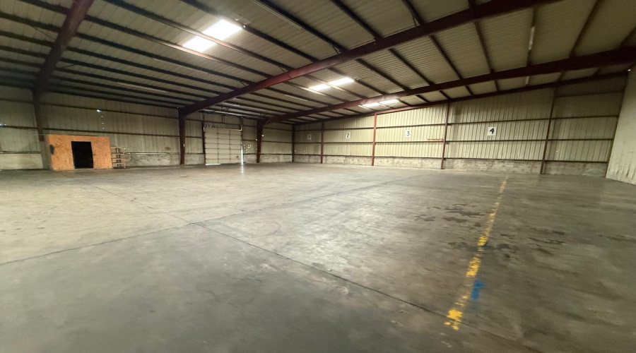 1819 Shea St, Laredo, Texas 78040, 1 Bedroom Bedrooms, 1 Room Rooms,2 BathroomsBathrooms,Commercial/industrial,For Rent,1819 Shea St,20254185