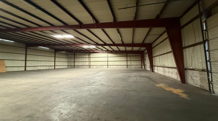 1819 Shea St, Laredo, Texas 78040, 1 Bedroom Bedrooms, 1 Room Rooms,2 BathroomsBathrooms,Commercial/industrial,For Rent,1819 Shea St,20254185