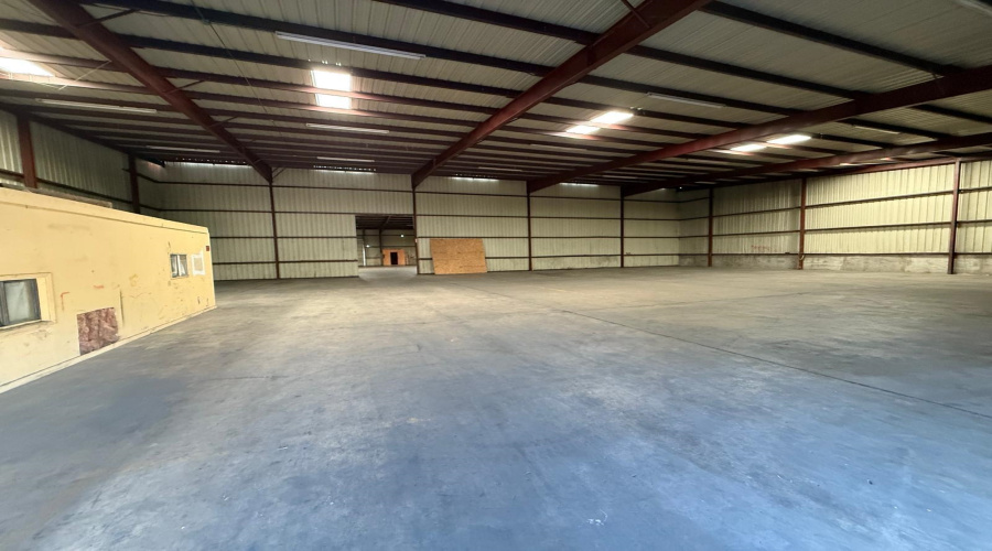 1819 Shea St, Laredo, Texas 78040, 1 Bedroom Bedrooms, 1 Room Rooms,2 BathroomsBathrooms,Commercial/industrial,For Rent,1819 Shea St,20254185