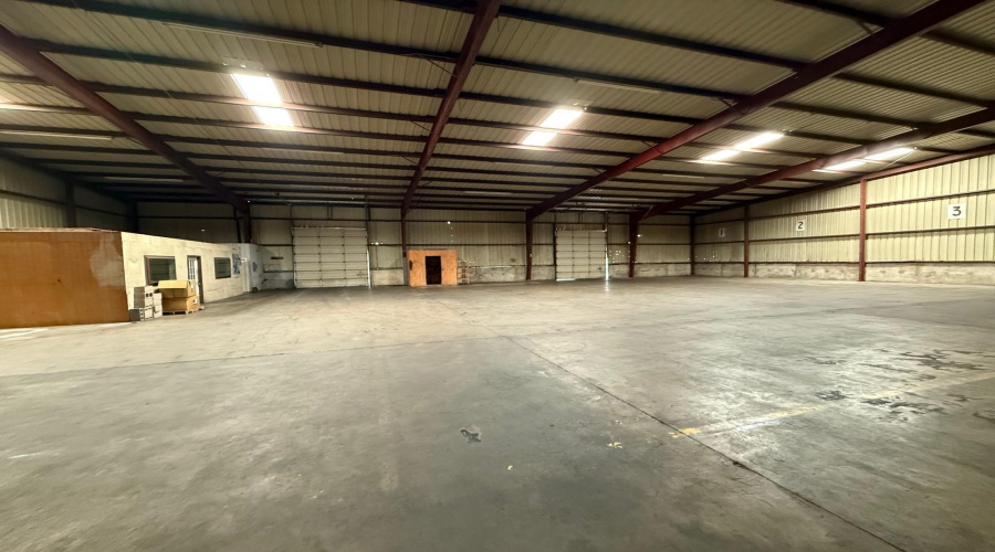 1819 Shea St, Laredo, Texas 78040, 1 Bedroom Bedrooms, 1 Room Rooms,2 BathroomsBathrooms,Commercial/industrial,For Rent,1819 Shea St,20254185
