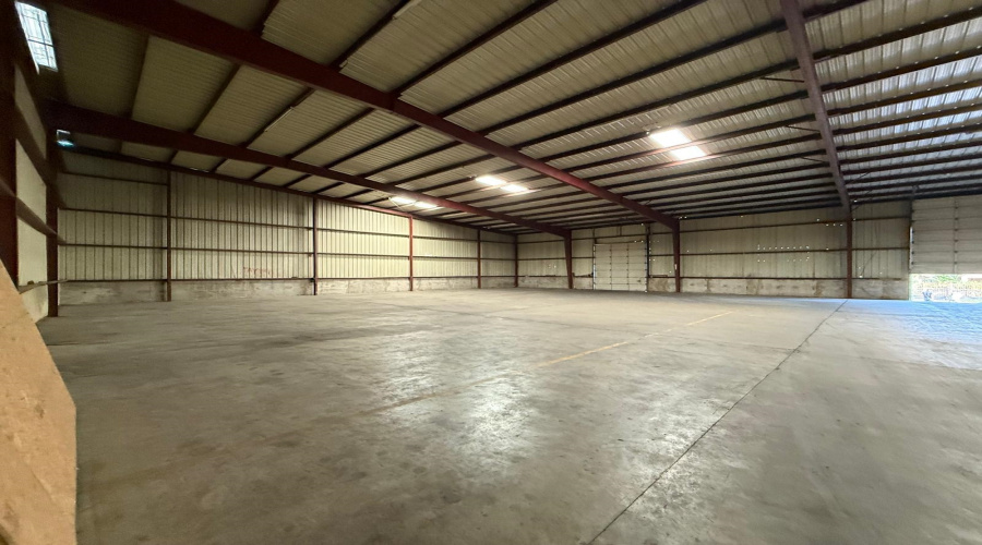 1819 Shea St, Laredo, Texas 78040, 1 Bedroom Bedrooms, 1 Room Rooms,2 BathroomsBathrooms,Commercial/industrial,For Rent,1819 Shea St,20254185