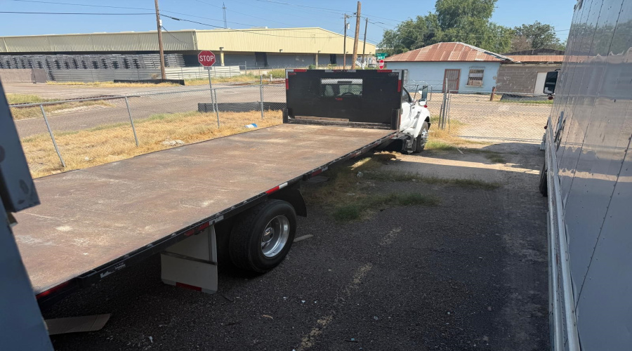 1819 Shea St, Laredo, Texas 78040, 1 Bedroom Bedrooms, 1 Room Rooms,2 BathroomsBathrooms,Commercial/industrial,For Rent,1819 Shea St,20254185