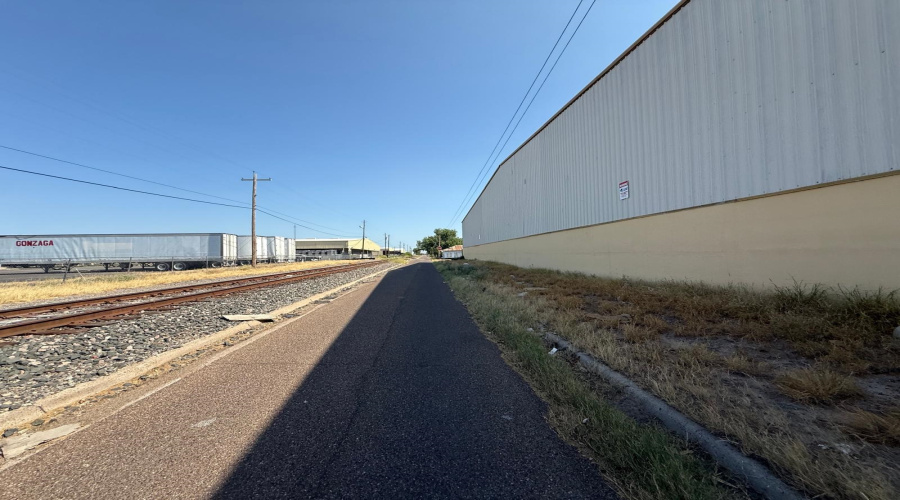 1819 Shea St, Laredo, Texas 78040, 1 Bedroom Bedrooms, 1 Room Rooms,2 BathroomsBathrooms,Commercial/industrial,For Rent,1819 Shea St,20254185