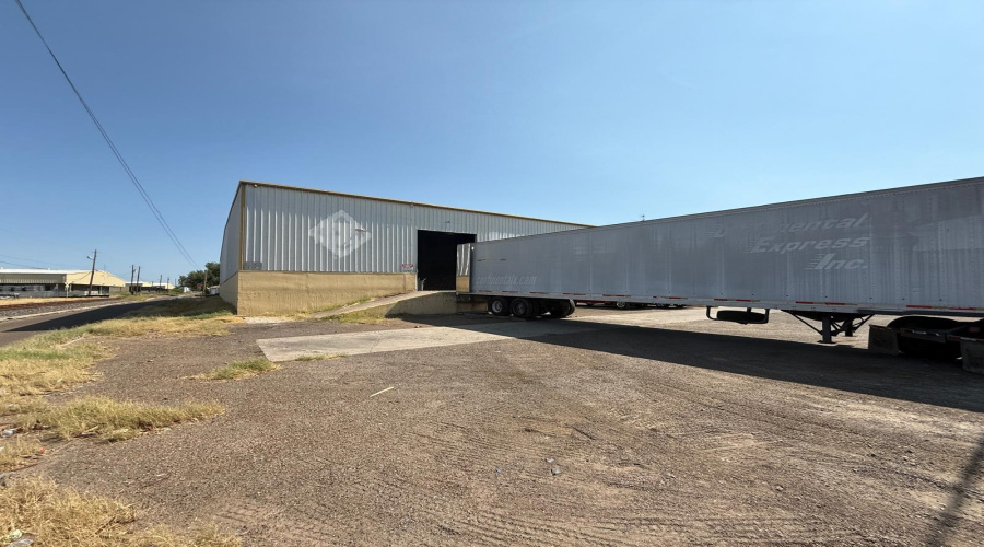 1819 Shea St, Laredo, Texas 78040, 1 Bedroom Bedrooms, 1 Room Rooms,2 BathroomsBathrooms,Commercial/industrial,For Rent,1819 Shea St,20254185