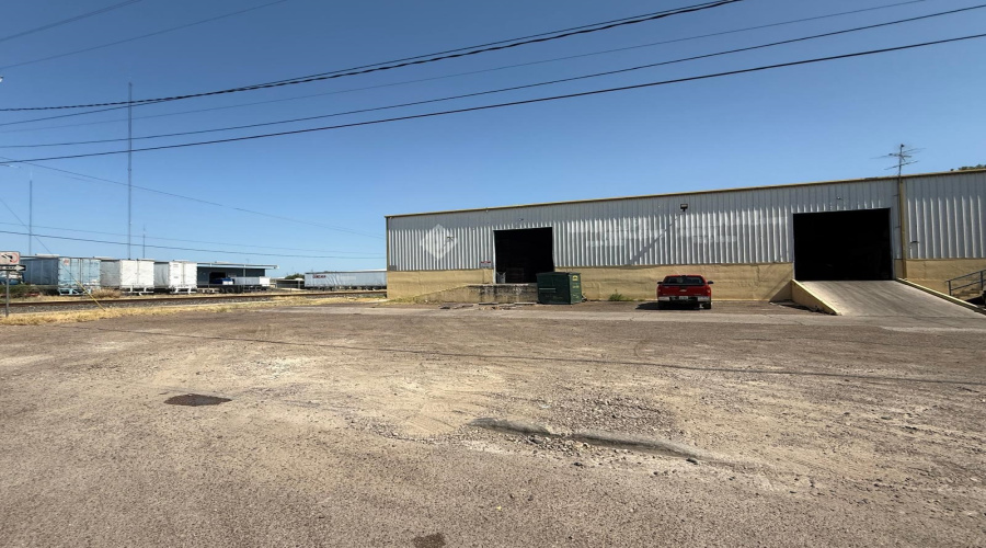 1819 Shea St, Laredo, Texas 78040, 1 Bedroom Bedrooms, 1 Room Rooms,2 BathroomsBathrooms,Commercial/industrial,For Rent,1819 Shea St,20254185