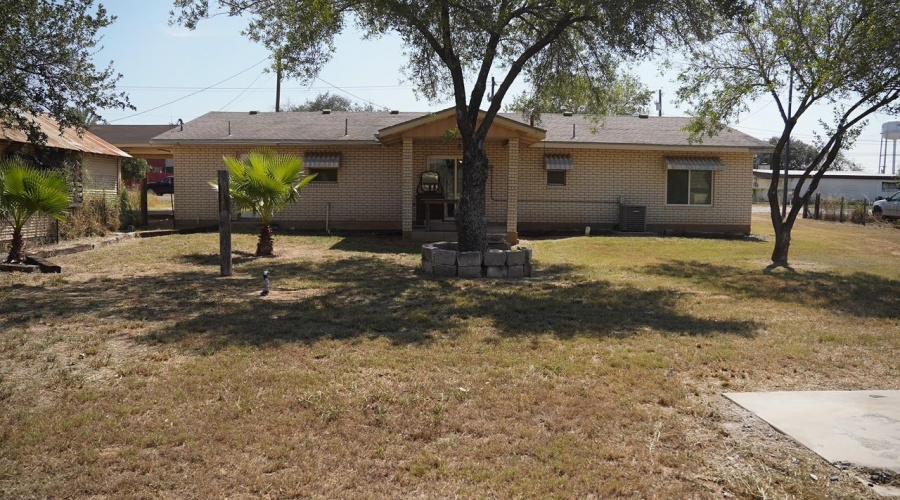 807 N Smith Ave, Hebbronville, Texas 78361, 3 Bedrooms Bedrooms, 6 Rooms Rooms,2 BathroomsBathrooms,Residential,For Sale,807 N Smith Ave,20253928