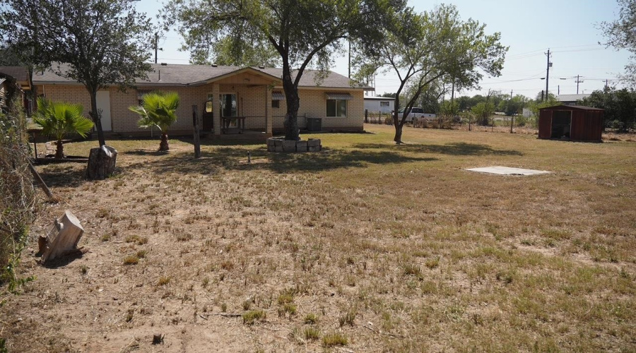 807 N Smith Ave, Hebbronville, Texas 78361, 3 Bedrooms Bedrooms, 6 Rooms Rooms,2 BathroomsBathrooms,Residential,For Sale,807 N Smith Ave,20253928