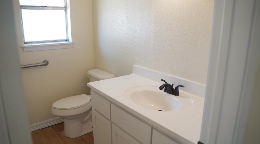 807 N Smith Ave, Hebbronville, Texas 78361, 3 Bedrooms Bedrooms, 6 Rooms Rooms,2 BathroomsBathrooms,Residential,For Sale,807 N Smith Ave,20253928