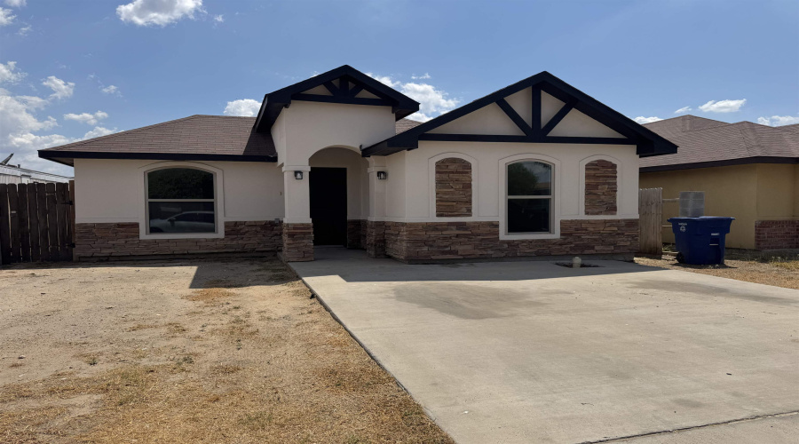 4405 Indian River Ave, Laredo, Texas 78045, 3 Bedrooms Bedrooms, 4 Rooms Rooms,2 BathroomsBathrooms,Residential,For Sale,4405 Indian River Ave,20253931