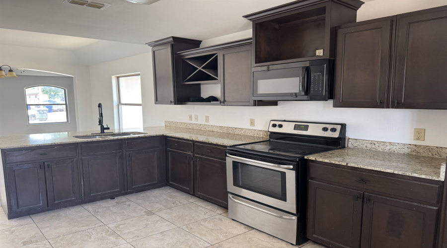 4405 Indian River Ave, Laredo, Texas 78045, 3 Bedrooms Bedrooms, 4 Rooms Rooms,2 BathroomsBathrooms,Residential,For Sale,4405 Indian River Ave,20253931