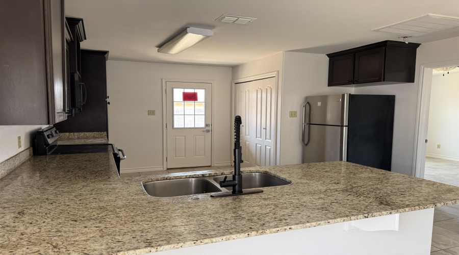 4405 Indian River Ave, Laredo, Texas 78045, 3 Bedrooms Bedrooms, 4 Rooms Rooms,2 BathroomsBathrooms,Residential,For Sale,4405 Indian River Ave,20253931