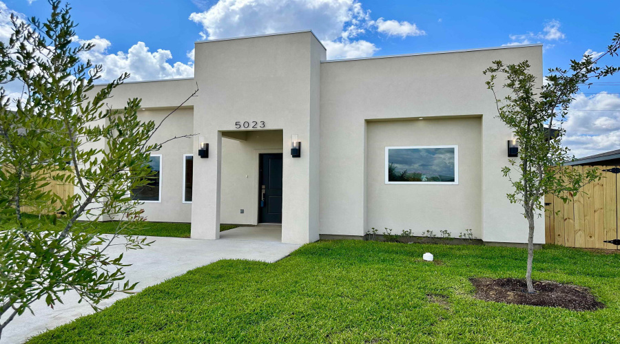 5023 Carambola Ln., Laredo, Texas 78046, 3 Bedrooms Bedrooms, 5 Rooms Rooms,2 BathroomsBathrooms,Residential,For Sale,5023 Carambola Ln.,20253933