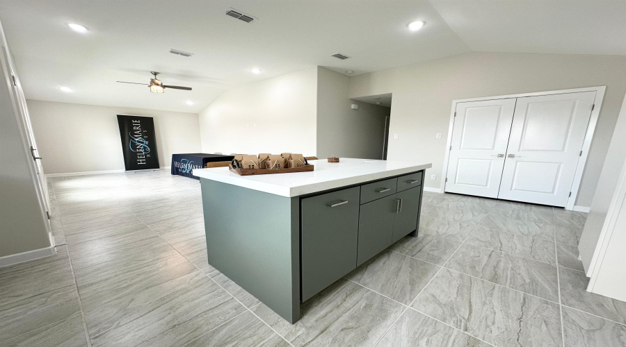 5023 Carambola Ln., Laredo, Texas 78046, 3 Bedrooms Bedrooms, 5 Rooms Rooms,2 BathroomsBathrooms,Residential,For Sale,5023 Carambola Ln.,20253933