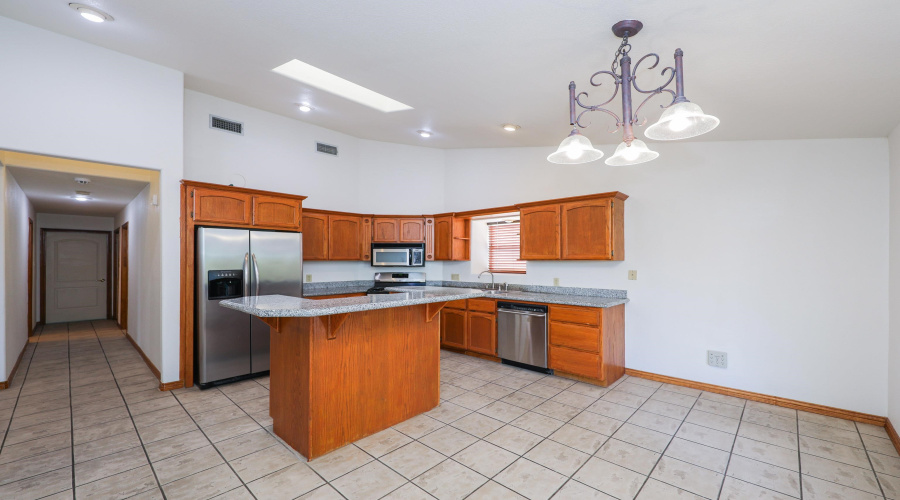9808 SunCrest Ct, Laredo, Texas 78045, 3 Bedrooms Bedrooms, 6 Rooms Rooms,2 BathroomsBathrooms,Residential,For Sale,9808 SunCrest Ct,20253936
