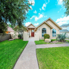 9808 SunCrest Ct, Laredo, Texas 78045, 3 Bedrooms Bedrooms, 6 Rooms Rooms,2 BathroomsBathrooms,Residential,For Sale,9808 SunCrest Ct,20253936