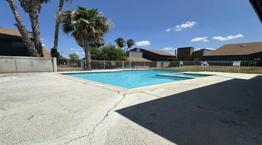 201 E Del Mar Blvd, LAREDO, Texas 78041, 1 Bedroom Bedrooms, 4 Rooms Rooms,1 BathroomBathrooms,Residential,For Sale,201 E Del Mar Blvd,20253937