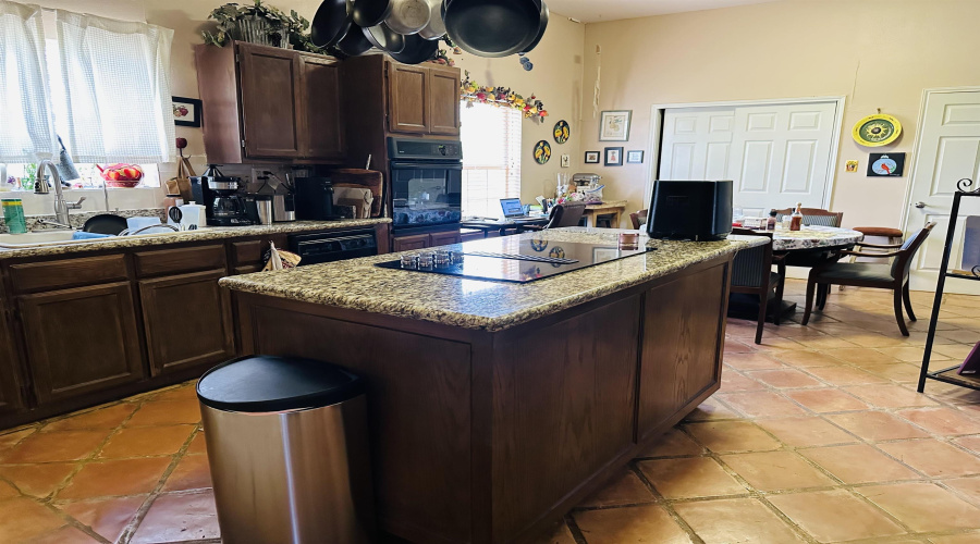 20655 U.S. Hwy 83 North, Laredo, Texas 78045, 1 Bedroom Bedrooms, 51 Rooms Rooms,4 BathroomsBathrooms,Commercial/industrial,For Sale,20655 U.S. Hwy 83 North,20254187