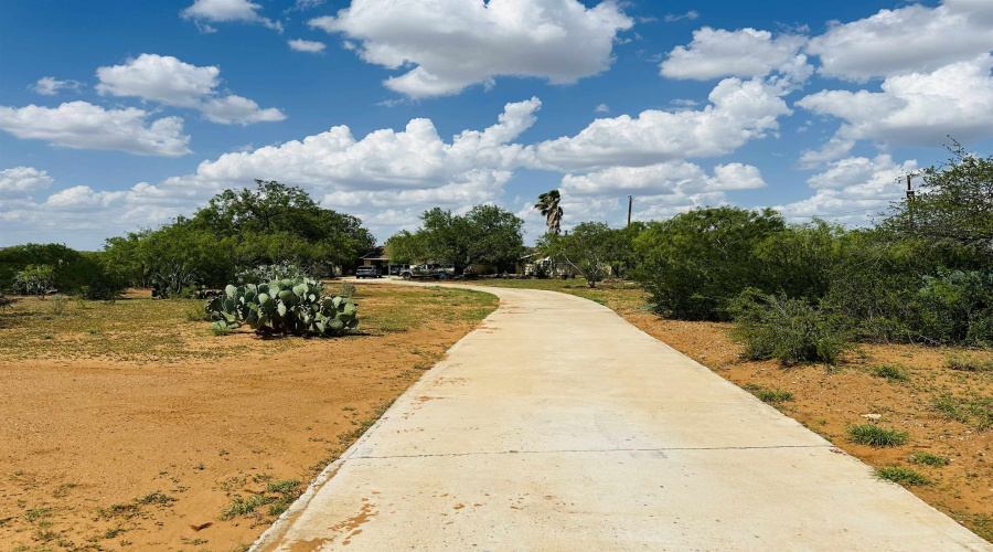 20655 U.S. Hwy 83 North, Laredo, Texas 78045, 1 Bedroom Bedrooms, 51 Rooms Rooms,4 BathroomsBathrooms,Commercial/industrial,For Sale,20655 U.S. Hwy 83 North,20254187