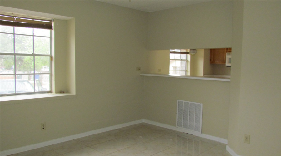 725 Baretta Ct, Laredo, Texas 78043, 3 Bedrooms Bedrooms, 7 Rooms Rooms,2 BathroomsBathrooms,Residential,For Sale,725 Baretta Ct,20253946