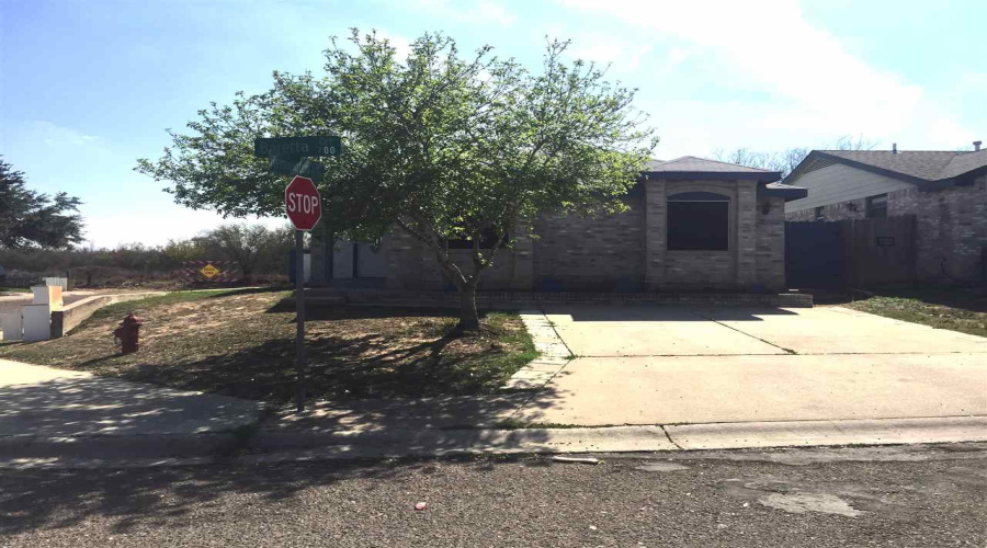 725 Baretta Ct, Laredo, Texas 78043, 3 Bedrooms Bedrooms, 7 Rooms Rooms,2 BathroomsBathrooms,Residential,For Sale,725 Baretta Ct,20253946