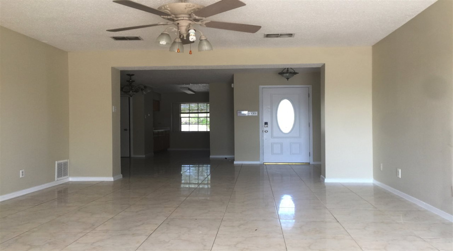 725 Baretta Ct, Laredo, Texas 78043, 3 Bedrooms Bedrooms, 7 Rooms Rooms,2 BathroomsBathrooms,Residential,For Sale,725 Baretta Ct,20253946