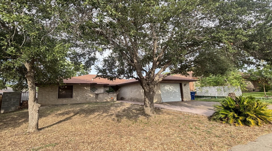8921 N Tucson Ln, Laredo, Texas 78045-1959, 4 Bedrooms Bedrooms, 4 Rooms Rooms,3 BathroomsBathrooms,Residential,For Sale,8921 N Tucson Ln,20253947
