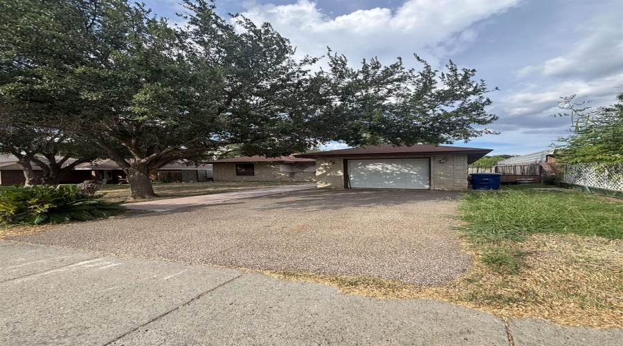 8921 N Tucson Ln, Laredo, Texas 78045-1959, 4 Bedrooms Bedrooms, 4 Rooms Rooms,3 BathroomsBathrooms,Residential,For Sale,8921 N Tucson Ln,20253947