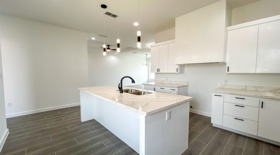 1721 Cordova Dr., Laredo, Texas 78046, 3 Bedrooms Bedrooms, 4 Rooms Rooms,2 BathroomsBathrooms,Residential,For Sale,1721 Cordova Dr.,20253951