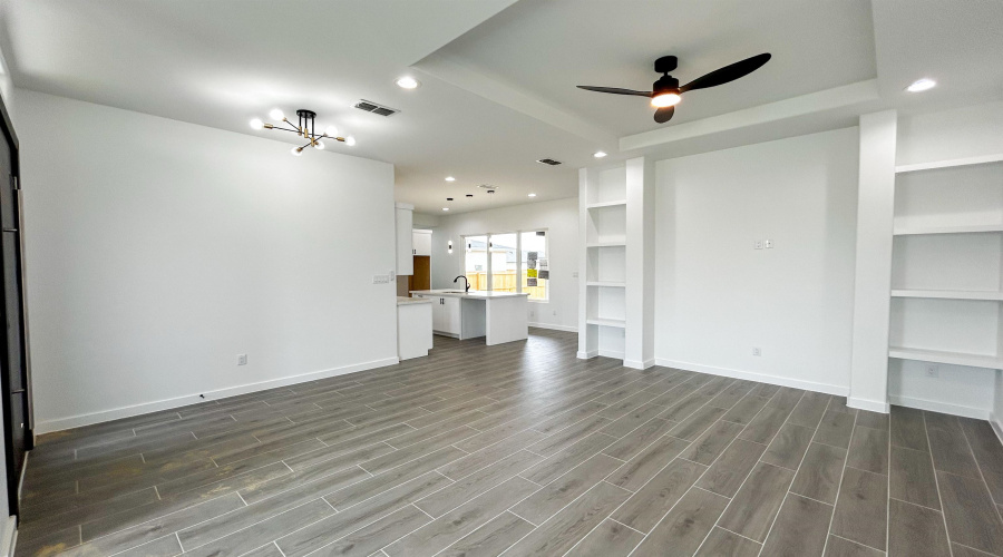 1721 Cordova Dr., Laredo, Texas 78046, 3 Bedrooms Bedrooms, 4 Rooms Rooms,2 BathroomsBathrooms,Residential,For Sale,1721 Cordova Dr.,20253951