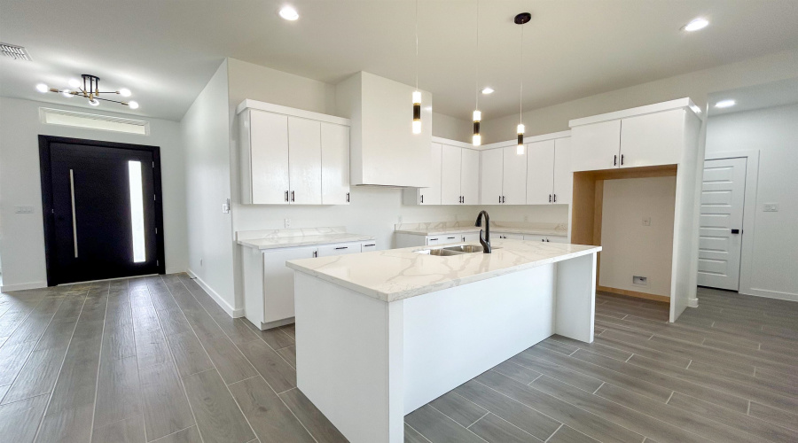 1721 Cordova Dr., Laredo, Texas 78046, 3 Bedrooms Bedrooms, 4 Rooms Rooms,2 BathroomsBathrooms,Residential,For Sale,1721 Cordova Dr.,20253951