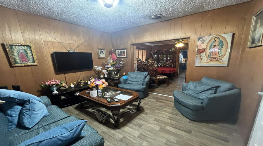 408 Galveston St, Laredo, Texas 78040, 2 Bedrooms Bedrooms, 6 Rooms Rooms,1 BathroomBathrooms,Residential,For Sale,408 Galveston St,20253952