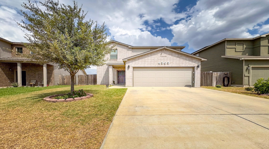 4303 Gabriela Ln., Laredo, Texas 78046, 3 Bedrooms Bedrooms, 3 Rooms Rooms,2 BathroomsBathrooms,Residential,For Sale,4303 Gabriela Ln.,20253960