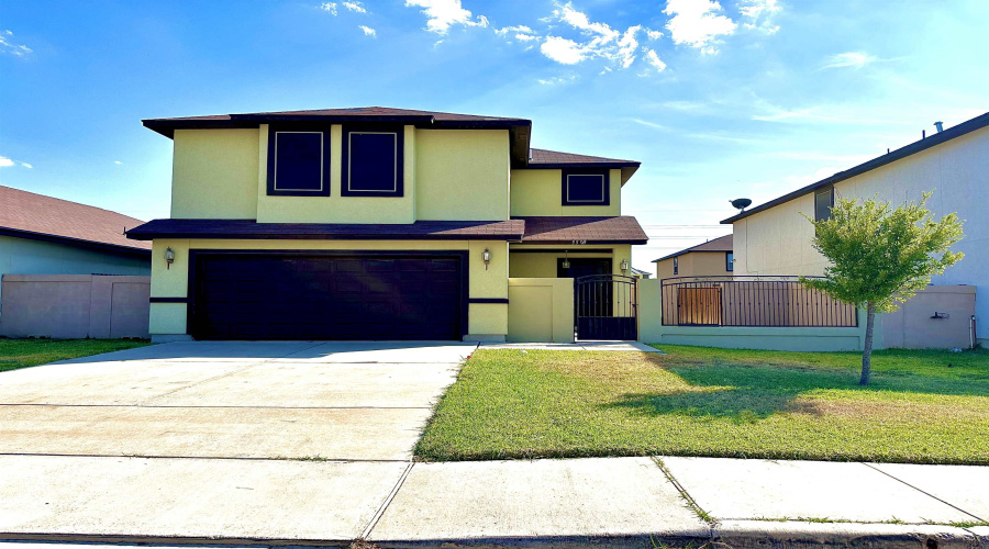 5509 Stallion Ln., Laredo, Texas 78046, 3 Bedrooms Bedrooms, 7 Rooms Rooms,2 BathroomsBathrooms,Residential,For Sale,5509 Stallion Ln.,20253964