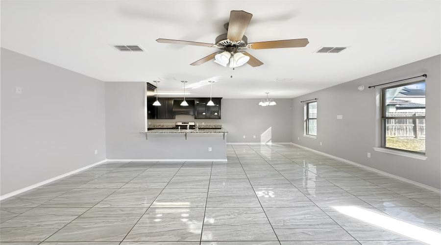 5509 Stallion Ln., Laredo, Texas 78046, 3 Bedrooms Bedrooms, 7 Rooms Rooms,2 BathroomsBathrooms,Residential,For Sale,5509 Stallion Ln.,20253964