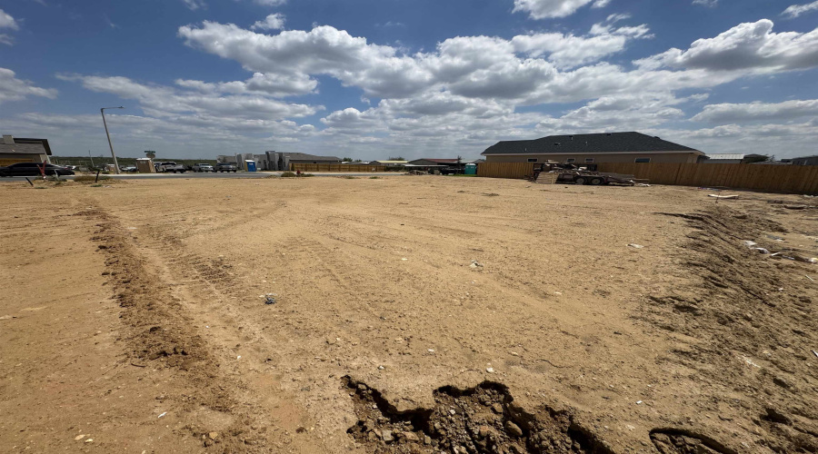 2812 Adamsville, Laredo, Texas 78046, 3 Bedrooms Bedrooms, 5 Rooms Rooms,2 BathroomsBathrooms,Residential,For Sale,2812 Adamsville,20253965