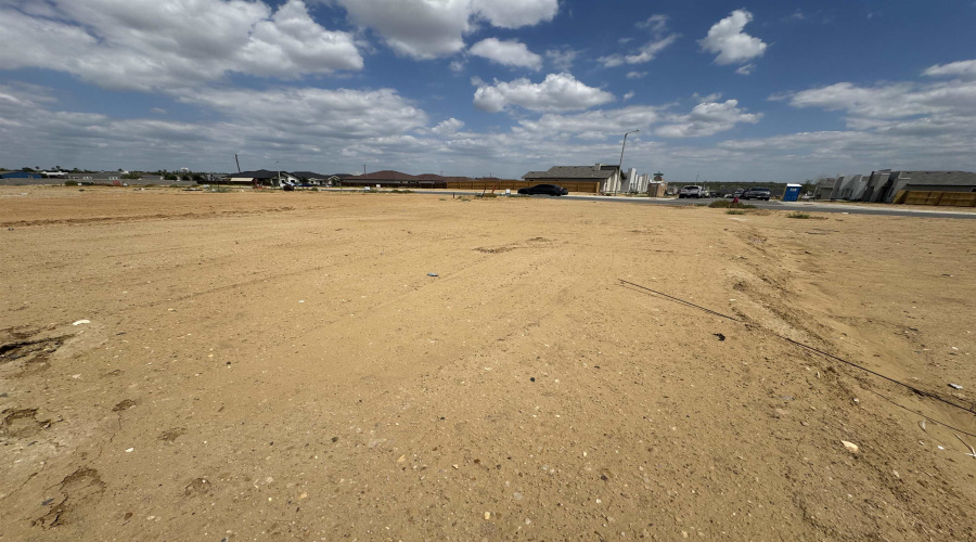 2812 Adamsville, Laredo, Texas 78046, 3 Bedrooms Bedrooms, 5 Rooms Rooms,2 BathroomsBathrooms,Residential,For Sale,2812 Adamsville,20253965