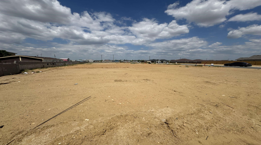 2812 Adamsville, Laredo, Texas 78046, 3 Bedrooms Bedrooms, 5 Rooms Rooms,2 BathroomsBathrooms,Residential,For Sale,2812 Adamsville,20253965