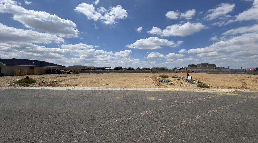 2812 Adamsville, Laredo, Texas 78046, 3 Bedrooms Bedrooms, 5 Rooms Rooms,2 BathroomsBathrooms,Residential,For Sale,2812 Adamsville,20253965