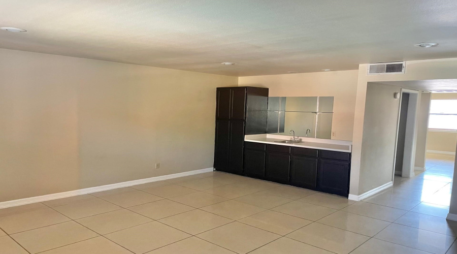8915 McPherson Rd, LAREDO, Texas 78045, 2 Bedrooms Bedrooms, 5 Rooms Rooms,2 BathroomsBathrooms,Residential,For Rent,8915 McPherson Rd,20253973
