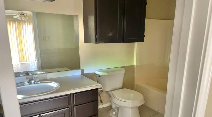 8915 McPherson Rd, LAREDO, Texas 78045, 2 Bedrooms Bedrooms, 5 Rooms Rooms,2 BathroomsBathrooms,Residential,For Rent,8915 McPherson Rd,20253973