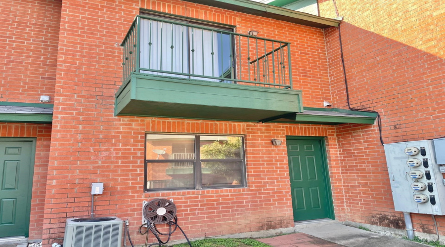 8915 McPherson Rd, LAREDO, Texas 78045, 2 Bedrooms Bedrooms, 5 Rooms Rooms,2 BathroomsBathrooms,Residential,For Rent,8915 McPherson Rd,20253973
