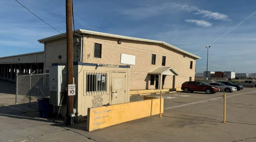4410 Pan American Blvd, Laredo, Texas 78045, 1 Bedroom Bedrooms, 51 Rooms Rooms,2 BathroomsBathrooms,Commercial/industrial,For Rent,4410 Pan American Blvd,20254199