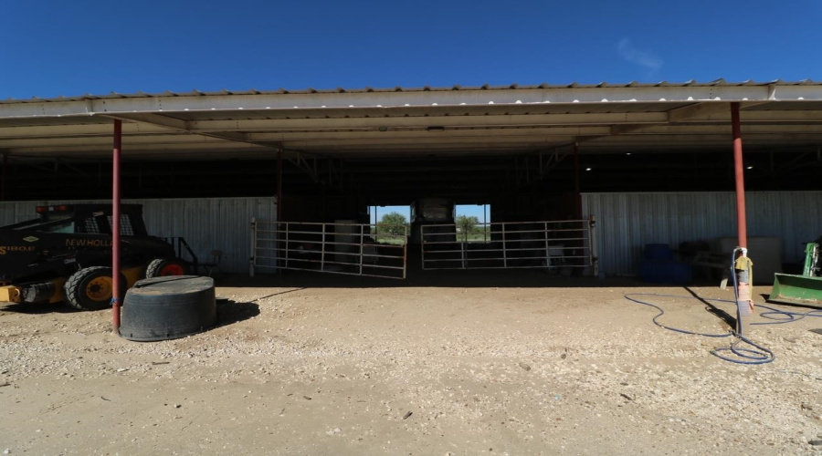 001 IH-35, Encinal, Texas 78019, ,Land,For Sale,001 IH-35,20254038