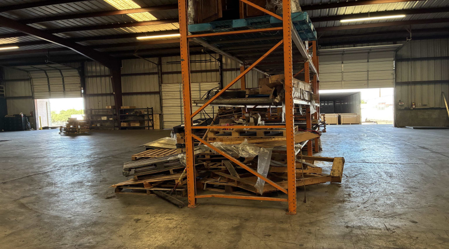 14414 Industry Ave, LAREDO, Texas 78045, 1 Bedroom Bedrooms, 11 Rooms Rooms,2 BathroomsBathrooms,Commercial/industrial,For Rent,14414 Industry Ave,20254260