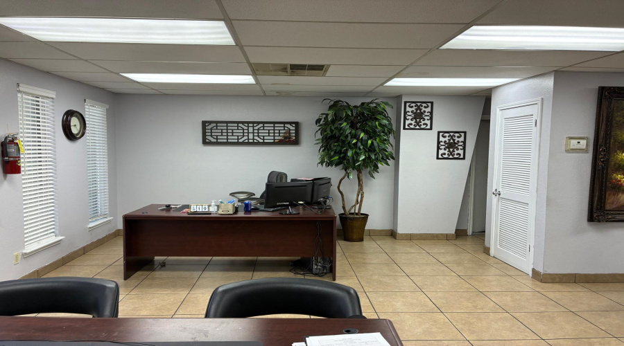 14414 Industry Ave, LAREDO, Texas 78045, 1 Bedroom Bedrooms, 11 Rooms Rooms,2 BathroomsBathrooms,Commercial/industrial,For Rent,14414 Industry Ave,20254260