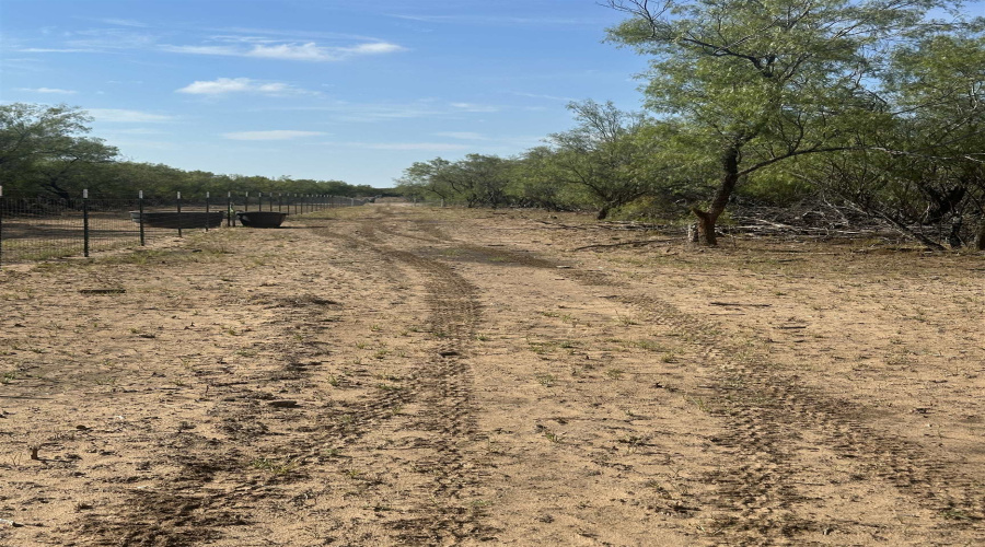 992 Jordan Rd., Encinal, Texas 78019, ,Land,For Sale,992 Jordan Rd.,20254092